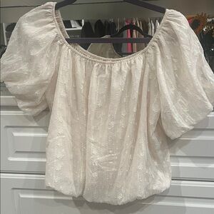 Chic Off-White Puff Sleeve Blouse